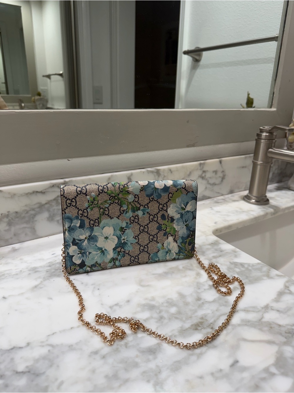 Gucci Blooms GG supreme wallet on chain
